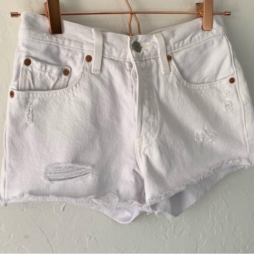 Levi’s | White 501 Shorts